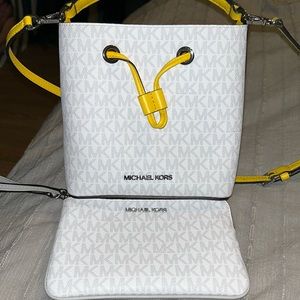 Michael kors bucket bag and wristlet